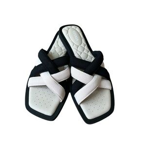 Vivaia Mayara sandals new in box size 7